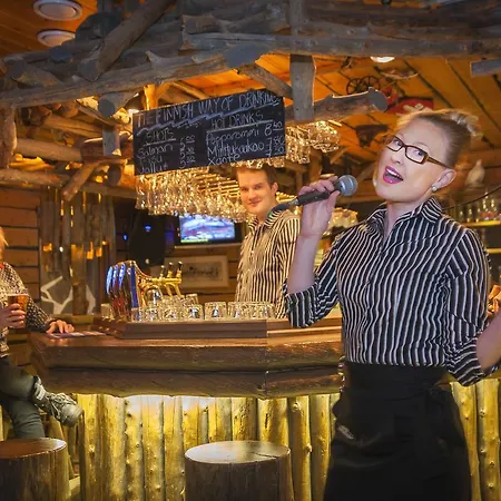 Yllaeshumina Äkäslompolo