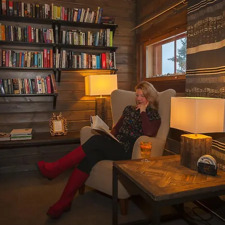 酒店 Yllaeshumina 3*