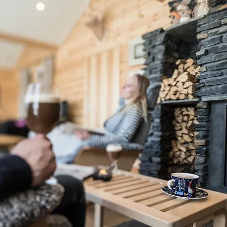 Yllaeshumina 酒店 Äkäslompolo